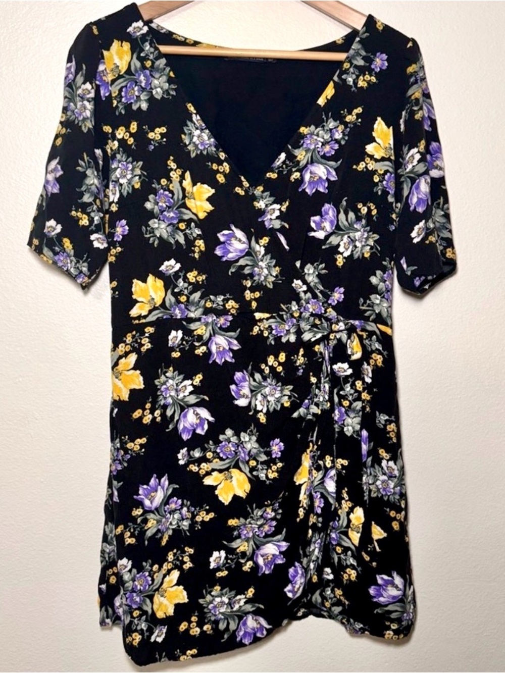 Abercrombie & Fitch Black Floral Wrap Mini Dress Size Large